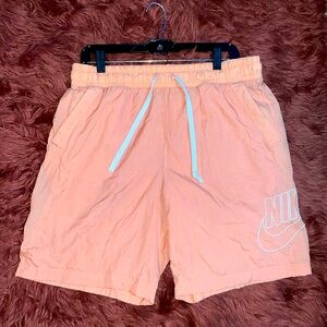 Nike poolside shorts sz large with pockets